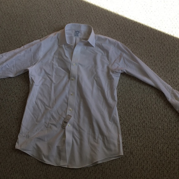 Brooks Brothers Regent White BRAND NEW - Picture 1 of 3